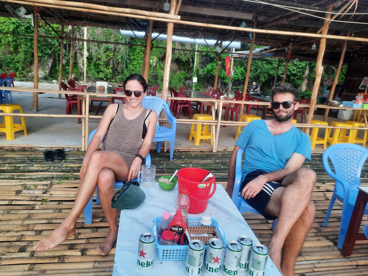 Tiệc BBQ Ngoài Trời Tại Blue Chill Homestay - Trọn Vẹn Khoảnh Khắc Bên Biển Hòn Sơn