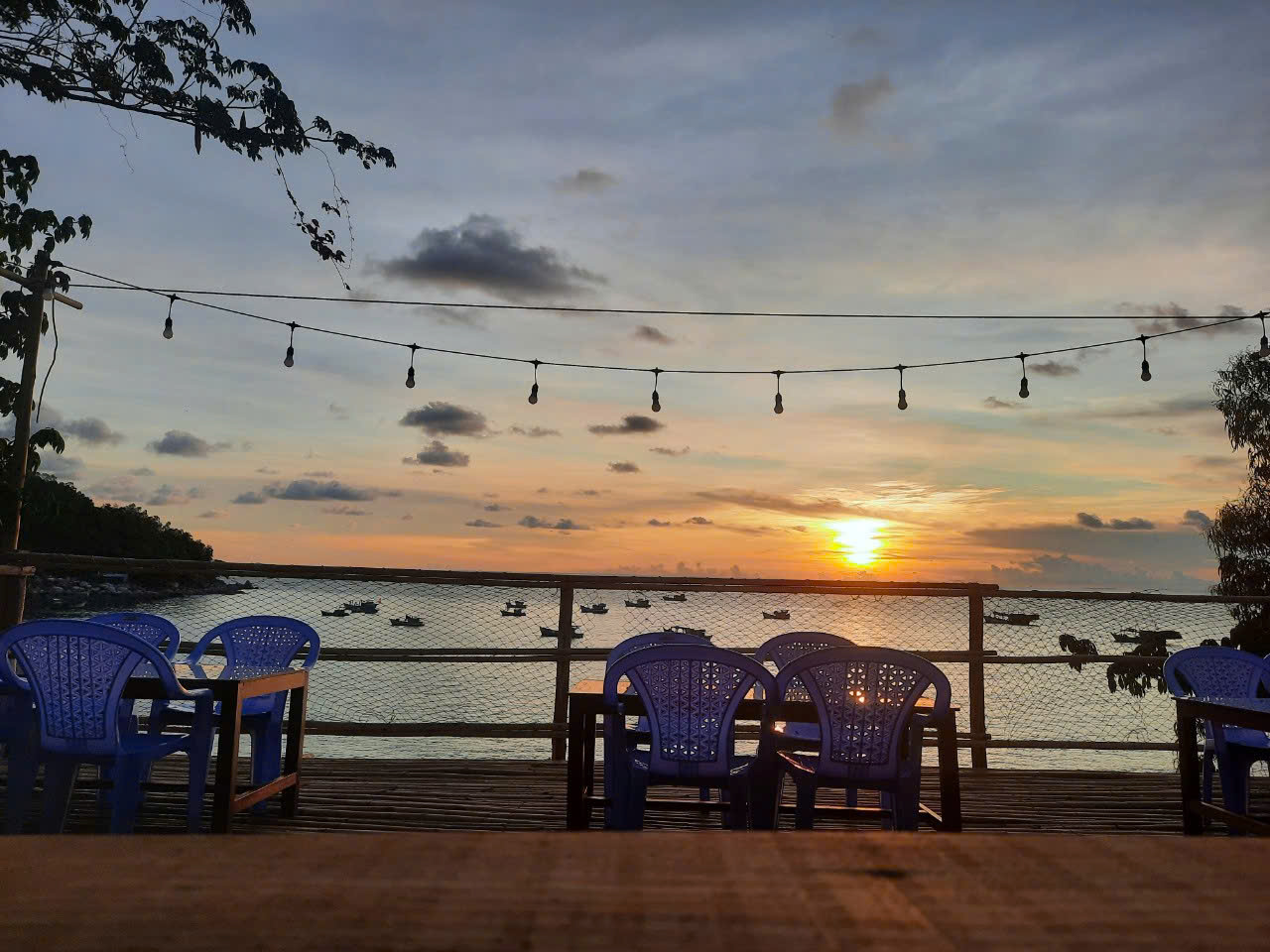 Tiệc BBQ Ngoài Trời Tại Blue Chill Homestay - Trọn Vẹn Khoảnh Khắc Bên Biển Hòn Sơn